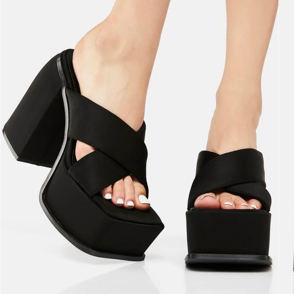 Black platform 💖 BRAND NEW 💖